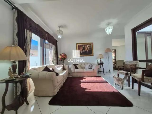 Casa / Sobrado para Venda em Santa Maria/RS Pé de Plátano 5 Quartos