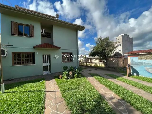 Casa / Sobrado para Venda em Santa Maria/RS Juscelino Kubitschek 4 Quartos
