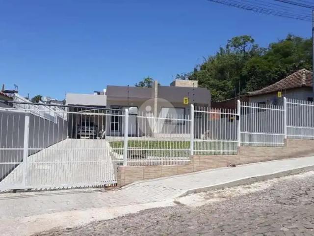 Casa / Sobrado para Venda em Santa Maria/RS Presidente João Goulart 3 Quartos