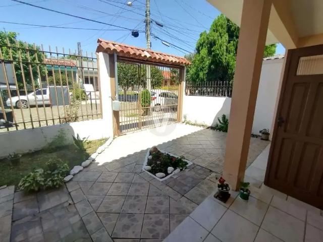 Casa / Sobrado para Venda em Santa Maria/RS Tancredo Neves 3 Quartos