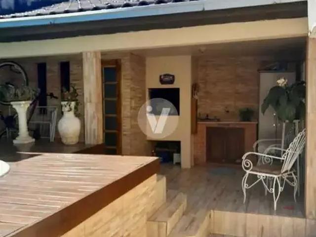Casa / Sobrado para Venda em Santa Maria/RS Tancredo Neves 3 Quartos