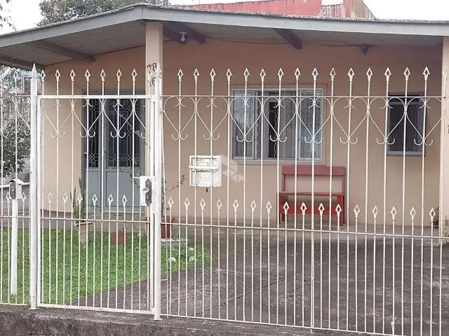 Casa / Sobrado para Venda em Santa Maria/RS Tancredo Neves 3 Quartos