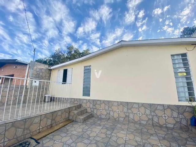 Casa / Sobrado para Venda em Santa Maria/RS Tancredo Neves 4 Quartos