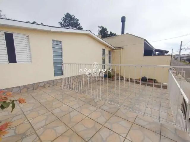 Casa / Sobrado para Venda em Santa Maria/RS Tancredo Neves 4 Quartos