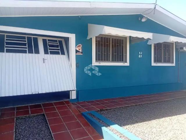 Casa / Sobrado para Venda em Santa Maria/RS Tancredo Neves 4 Quartos