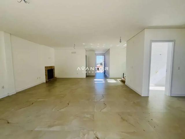 Casa / Sobrado para Venda em Santa Maria/RS Tomazetti 4 Quartos
