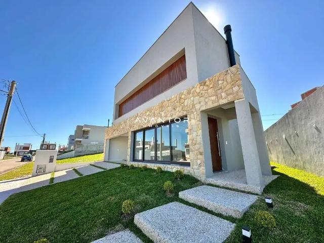 Casa / Sobrado para Venda em Santa Maria/RS Tomazetti 4 Quartos