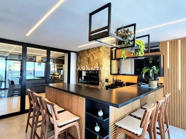 Casa / Sobrado para Venda em Santa Maria/RS Tomazetti 4 Quartos