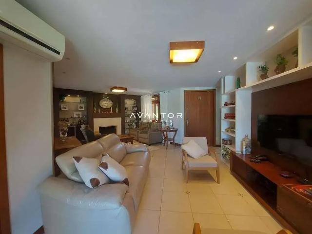 Casa / Sobrado para Venda em Santa Maria/RS Tomazetti 4 Quartos