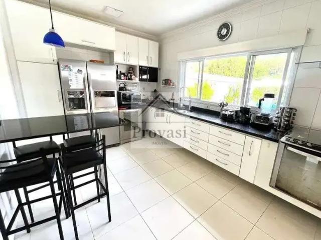 Casa / Sobrado para Venda em Santana de Parnaíba/SP Alphaville 4 Quartos