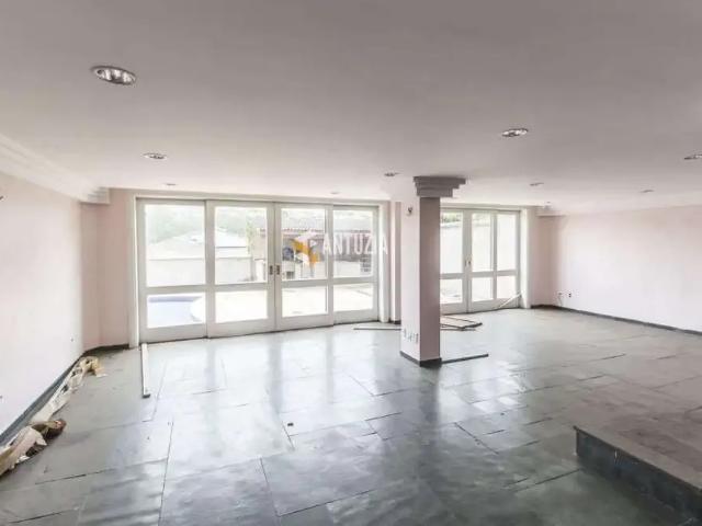 Casa / Sobrado para Venda em Santana de Parnaíba/SP Alphaville 4 Quartos
