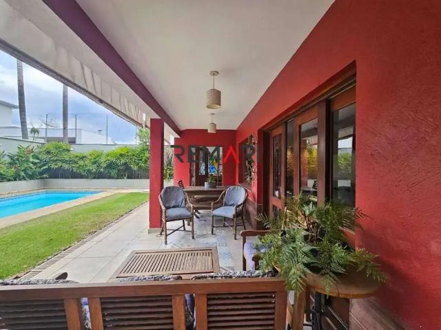 Casa / Sobrado para Venda em Santana de Parnaíba/SP Alphaville 4 Quartos