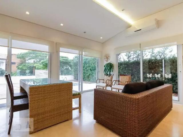 Casa / Sobrado para Venda em Santana de Parnaíba/SP Alphaville 4 Quartos