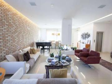 Casa / Sobrado para Venda em Santana de Parnaíba/SP Alphaville 4 Quartos