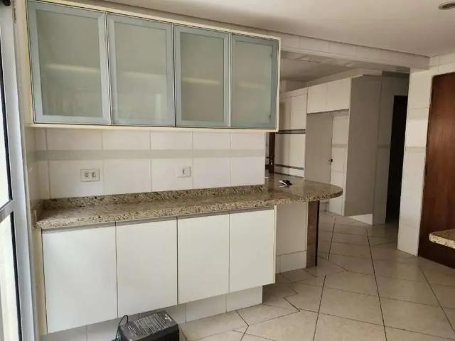 Casa / Sobrado para Venda em Santana de Parnaíba/SP Alphaville 4 Quartos