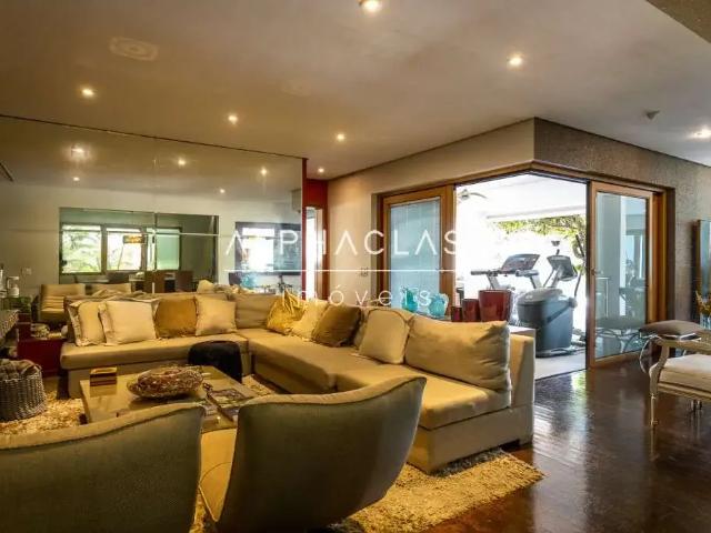 Casa / Sobrado para Venda em Santana de Parnaíba/SP Alphaville 5 Quartos