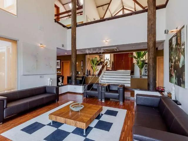 Casa / Sobrado para Venda em Santana de Parnaíba/SP Alphaville 5 Quartos