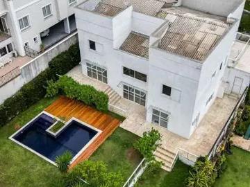 Casa / Sobrado para Venda em Santana de Parnaíba/SP Alphaville 2 Quartos
