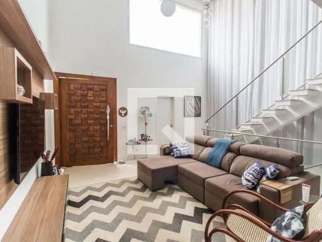 Casa / Sobrado para Venda em Santana de Parnaíba/SP Alphaville 3 Quartos