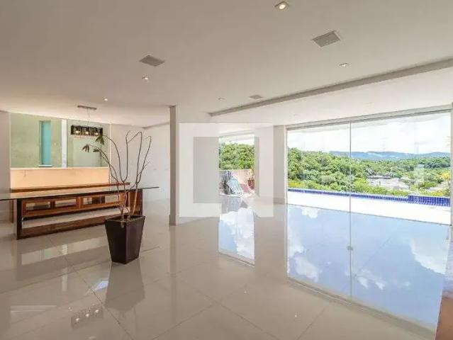 Casa / Sobrado para Venda em Santana de Parnaíba/SP Alphaville 3 Quartos