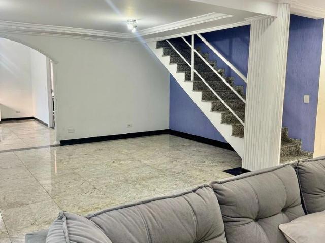 Casa / Sobrado para Venda em Santana de Parnaíba/SP Tamboré 4 Quartos