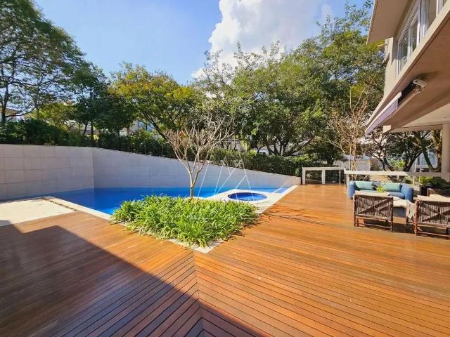 Casa / Sobrado para Venda em Santana de Parnaíba/SP Tamboré 4 Quartos