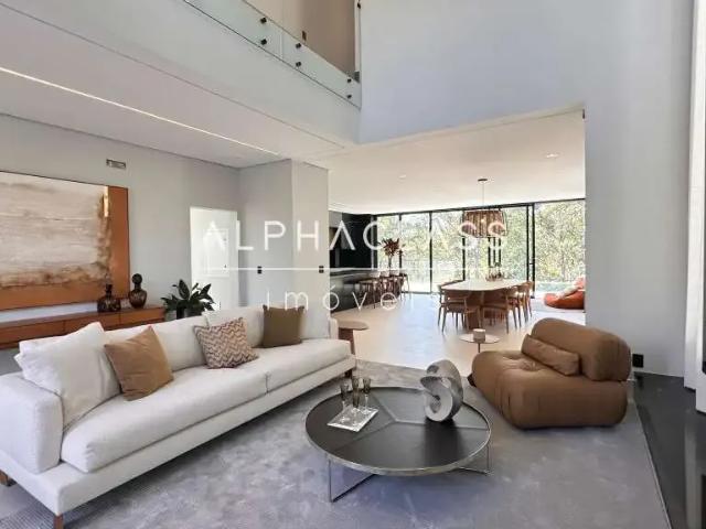 Casa / Sobrado para Venda em Santana de Parnaíba/SP Tamboré 4 Quartos