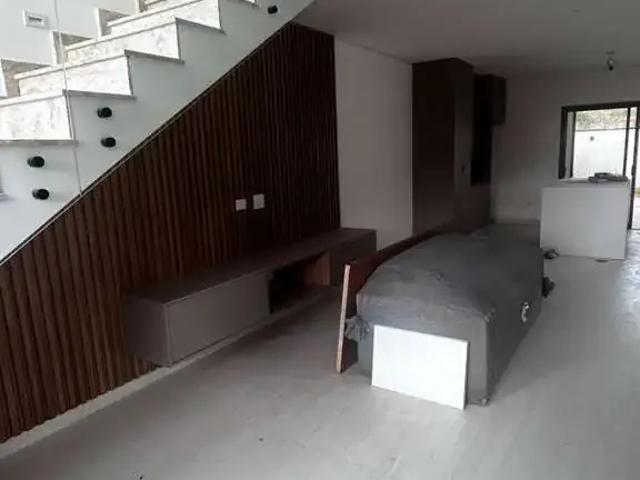 Casa / Sobrado para Venda em Santana de Parnaíba/SP Villas do Jaguari 4 Quartos