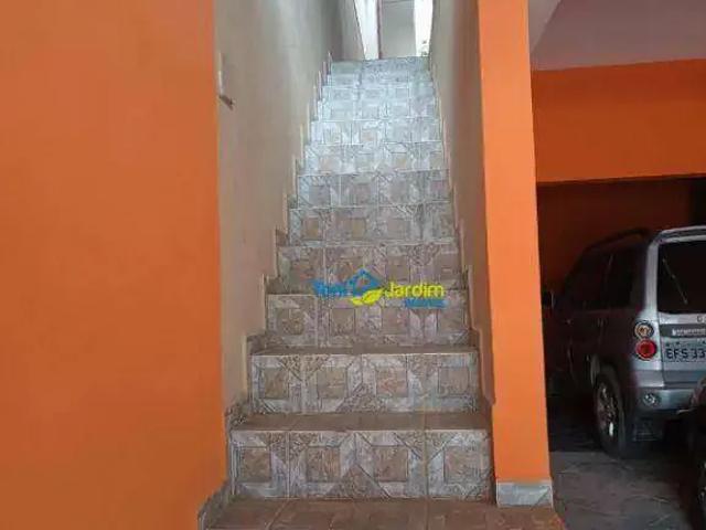 Casa / Sobrado para Venda em Santo André/SP Condomínio Maracanã 3 Quartos