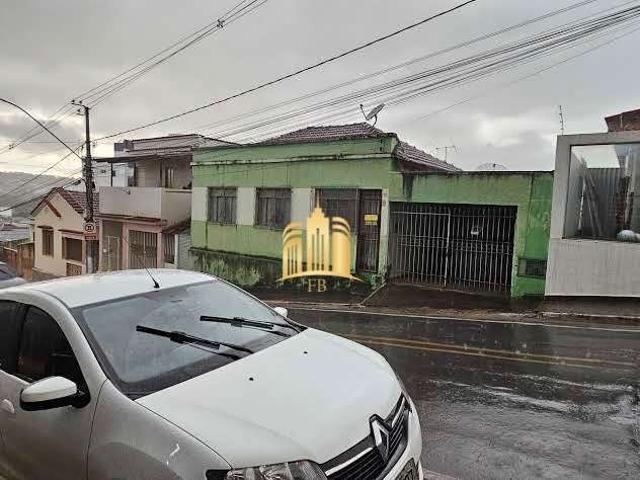 Casa / Sobrado para Venda em Santo Antônio do Monte/MG Centro 4 Quartos