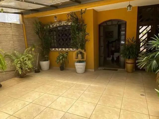 Casa / Sobrado para Venda em Santos/SP Boqueirão 3 Quartos