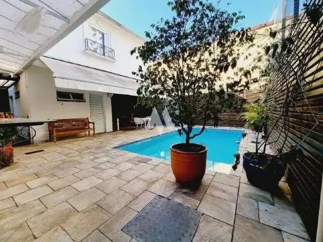 Casa / Sobrado para Venda em Santos/SP Boqueirão 5 Quartos