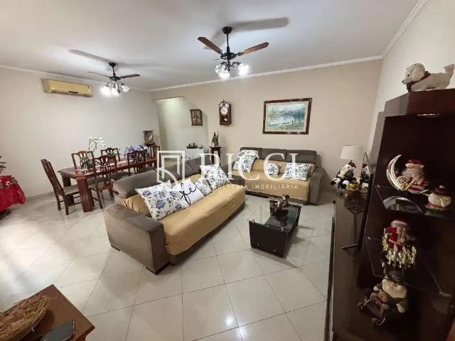 Casa / Sobrado para Venda em Santos/SP Embaré 3 Quartos