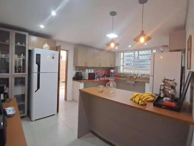 Casa / Sobrado para Venda em Santos/SP Embaré 3 Quartos