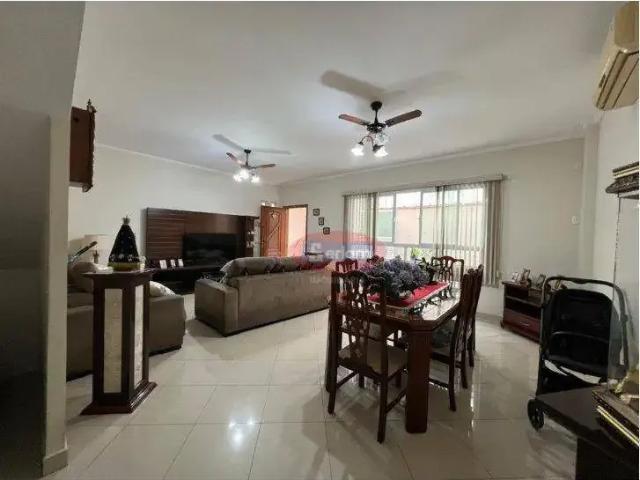 Casa / Sobrado para Venda em Santos/SP Embaré 3 Quartos