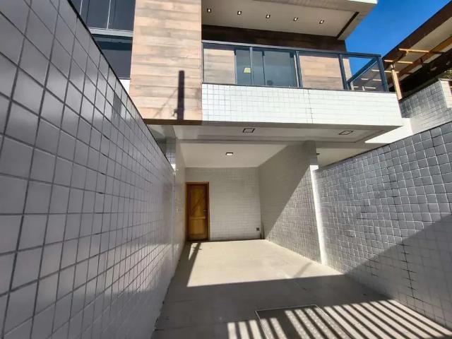 Casa / Sobrado para Venda em Santos/SP Embaré 3 Quartos