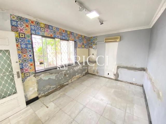 Casa / Sobrado para Venda em Santos/SP Embaré 3 Quartos