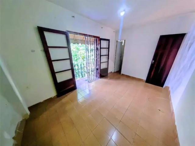 Casa / Sobrado para Venda em Santos/SP Embaré 2 Quartos