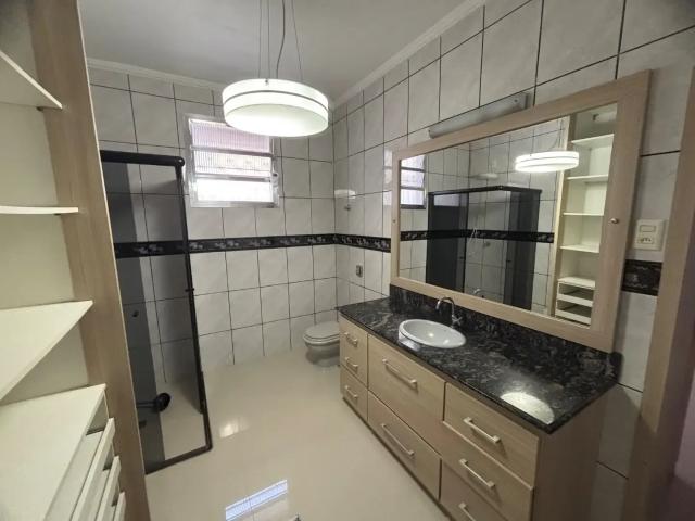 Casa / Sobrado para Venda em Santos/SP Embaré 4 Quartos