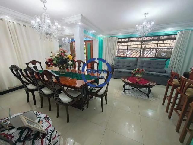 Casa / Sobrado para Venda em Santos/SP Embaré 4 Quartos