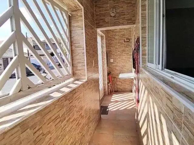 Casa / Sobrado para Venda em Santos/SP Estuário 2 Quartos
