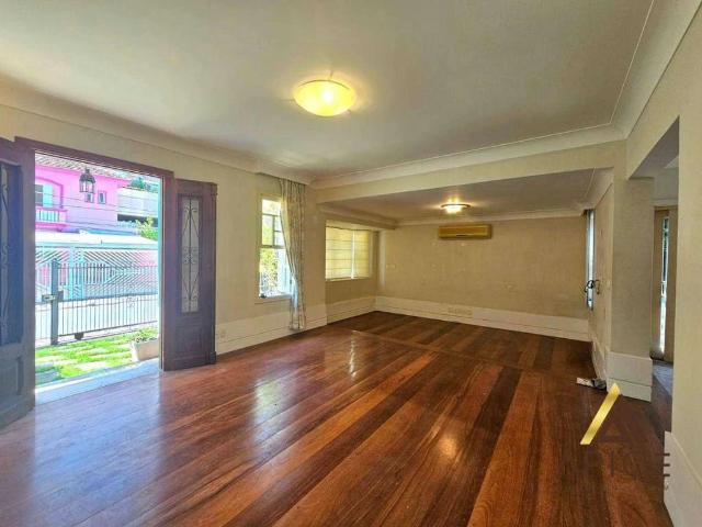Casa / Sobrado para Venda em Santos/SP Gonzaga 3 Quartos
