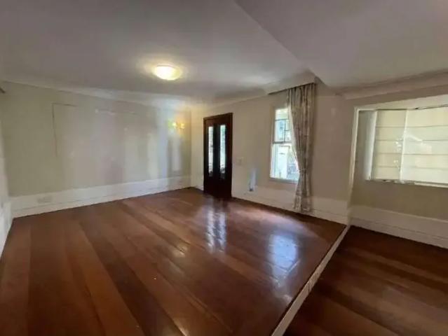Casa / Sobrado para Venda em Santos/SP Gonzaga 3 Quartos