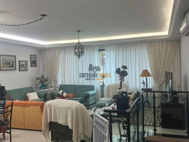 Casa / Sobrado para Venda em Santos/SP Gonzaga 3 Quartos