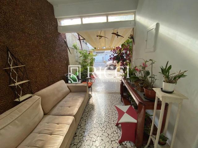 Casa / Sobrado para Venda em Santos/SP Gonzaga 3 Quartos