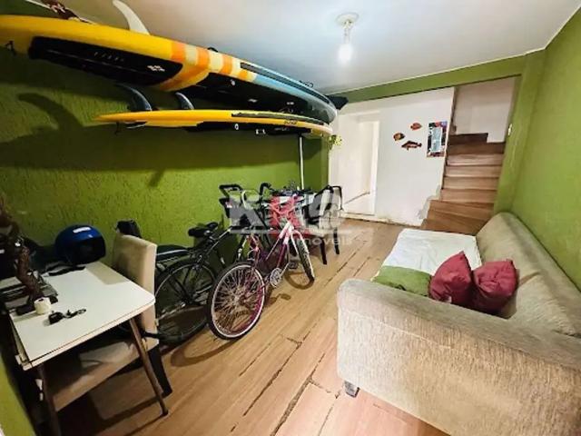 Casa / Sobrado para Venda em Santos/SP Gonzaga 4 Quartos