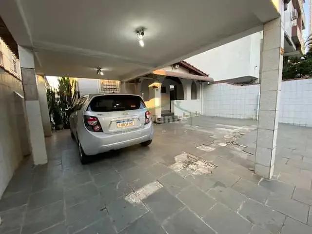 Casa / Sobrado para Venda em Santos/SP Gonzaga 4 Quartos