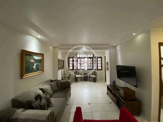 Casa / Sobrado para Venda em Santos/SP Gonzaga 4 Quartos