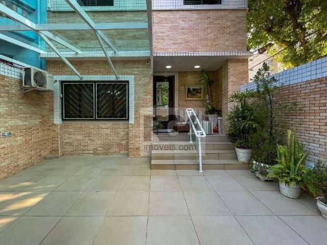 Casa / Sobrado para Venda em Santos/SP Gonzaga 4 Quartos