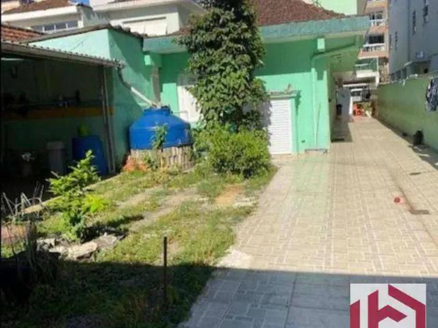 Casa / Sobrado para Venda em Santos/SP Gonzaga 4 Quartos